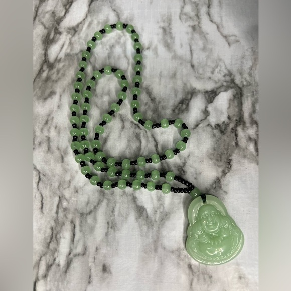 JADE  light Green Hand Carved Maitreya Buddah Pendant Necklace - Picture 3 of 8